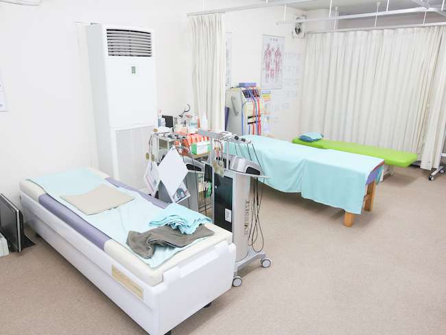 清潔で綺麗な施術室